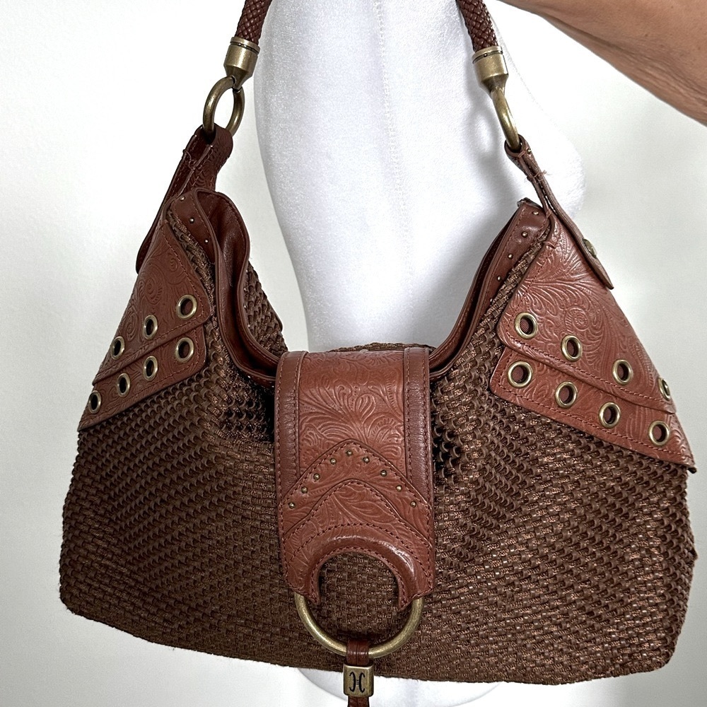 Cole Haan leather and woven thread Handbag. - Picture 4 of 11